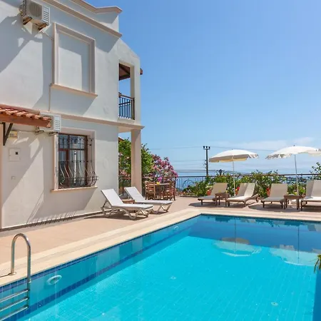 Peak House - 4-bedroom With Stunning Bay View