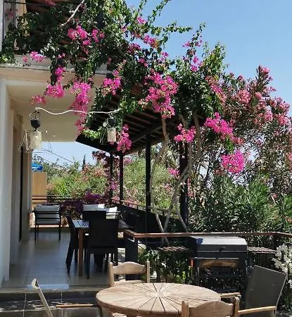Apartment Peak House - 4-bedroom With Stunning Bay View